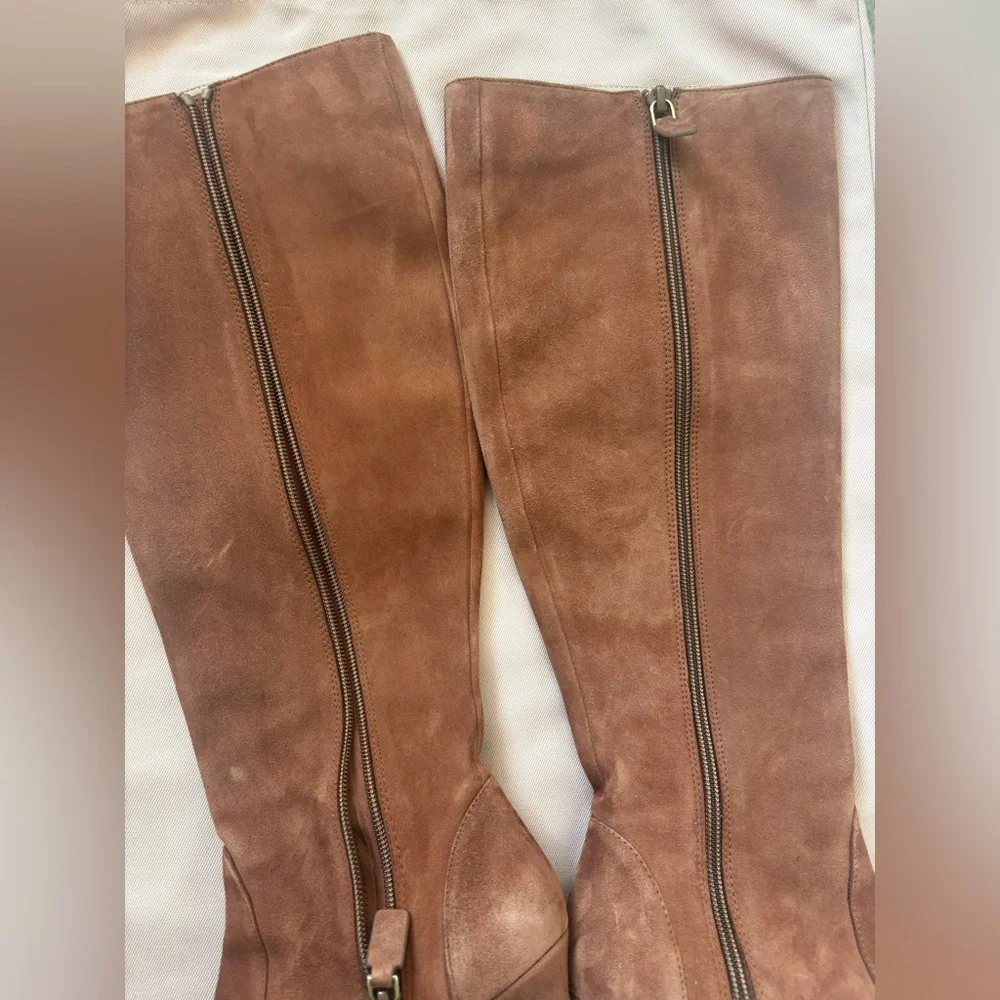 Stuart Weitzman 85 Knee High Pointed Toe Zip Boot,Used, Sz 7.5, Color Capuccino